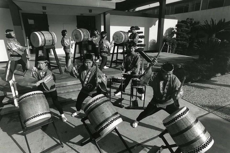 Kinnara Taiko group drums in Los Angeles, 1990